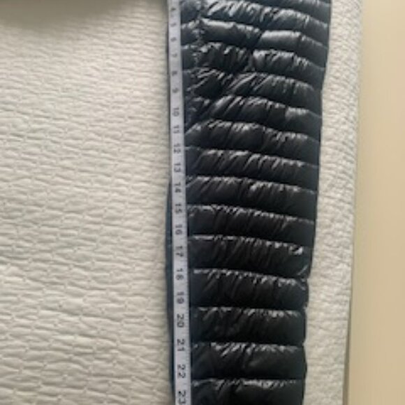 Outdoor, Lgtwgt Mountain Hard Wear jacket, 90% Goose Down; 10% Feather fill - Picture 5 of 16